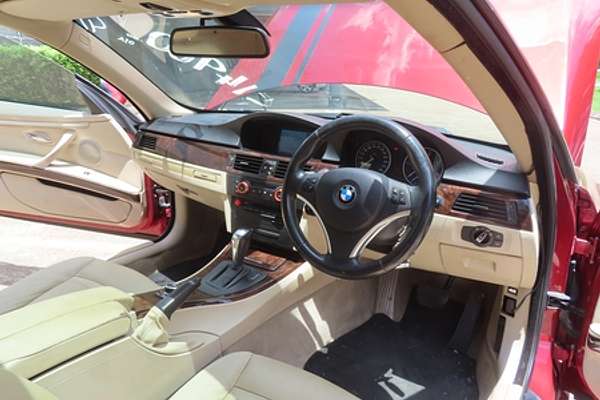 2010 BMW 3 Series 320d E92