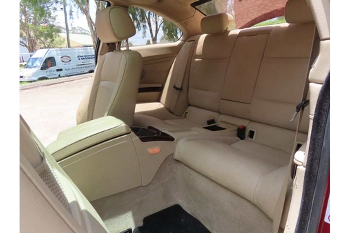 2010 BMW 3 Series 320d E92