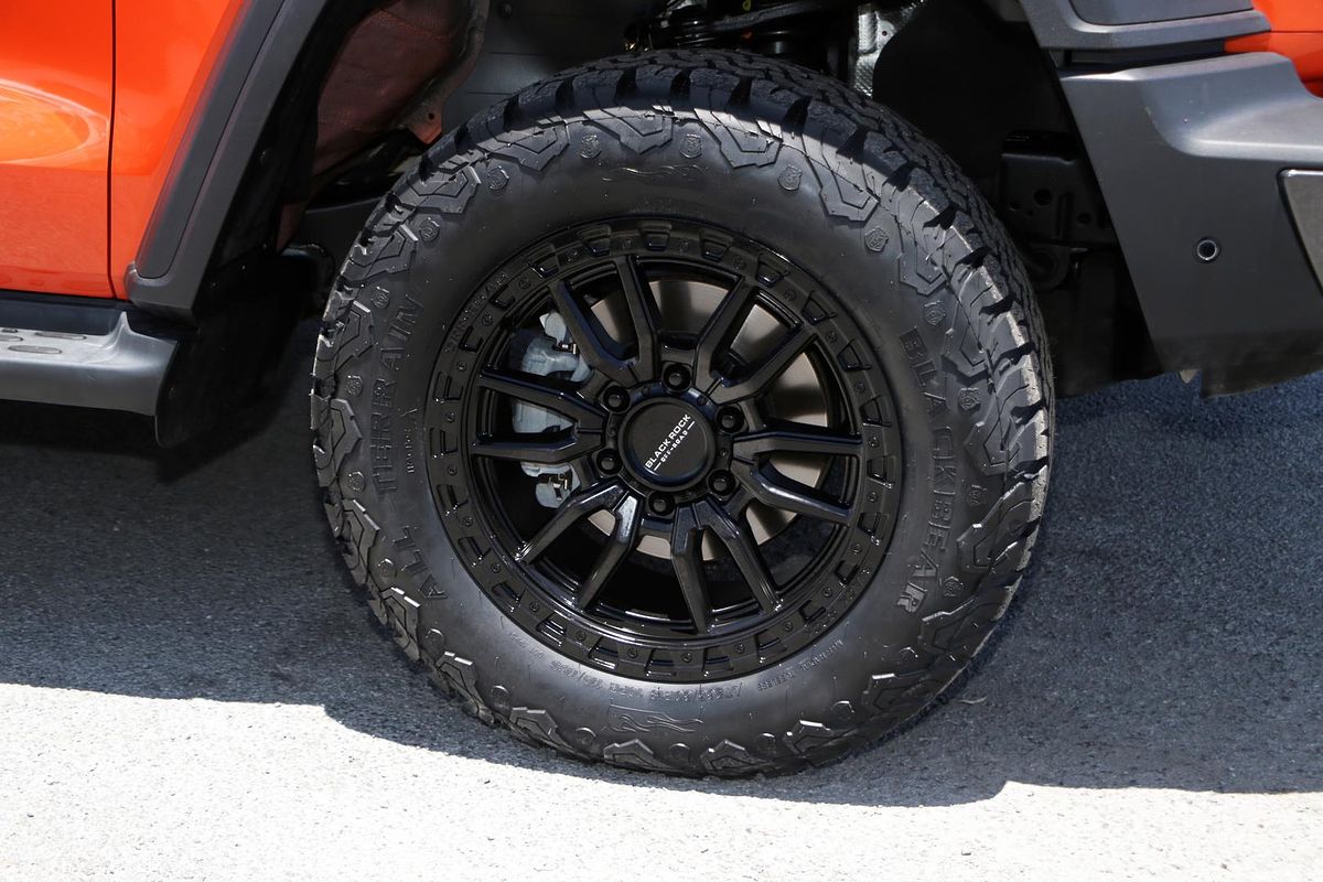 2023 GWM Tank 300 Ultra Hybrid P01