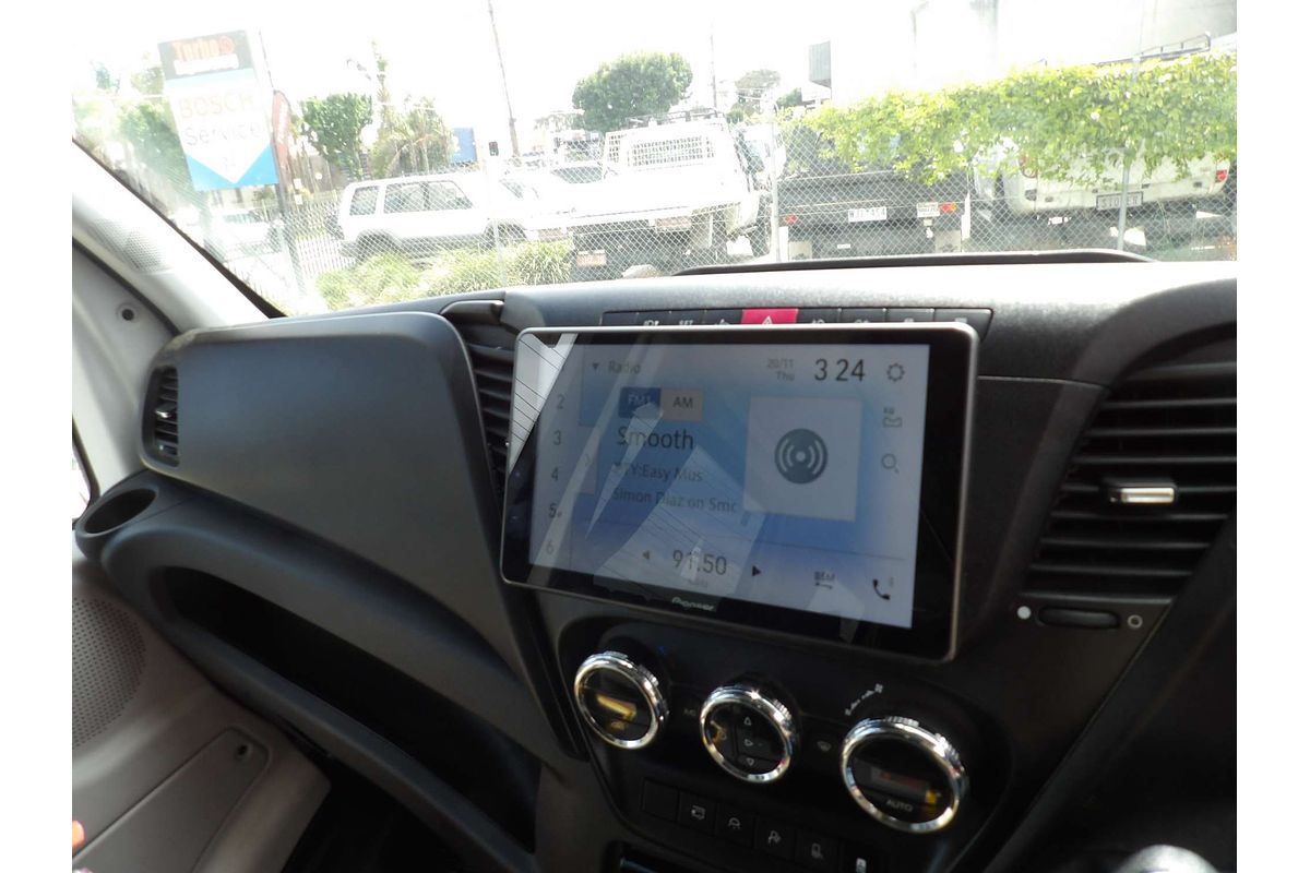 2019 Iveco Daily Minibus Shuttle 12