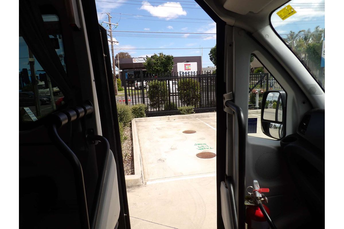 2019 Iveco Daily Minibus Shuttle 12