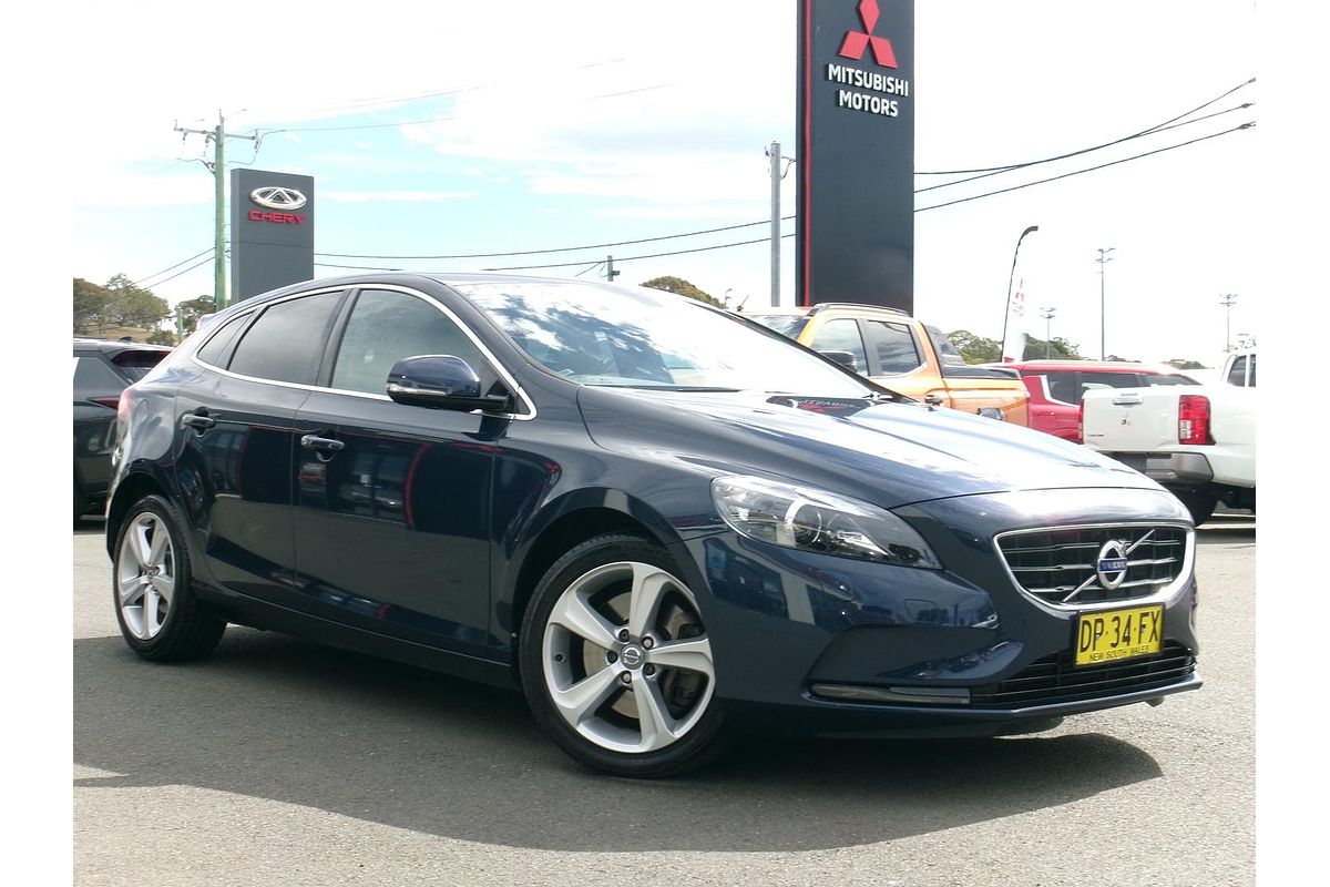 2014 Volvo V40 T4 Luxury