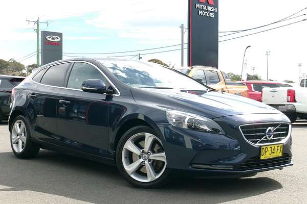 2014 Volvo V40 T4 Luxury