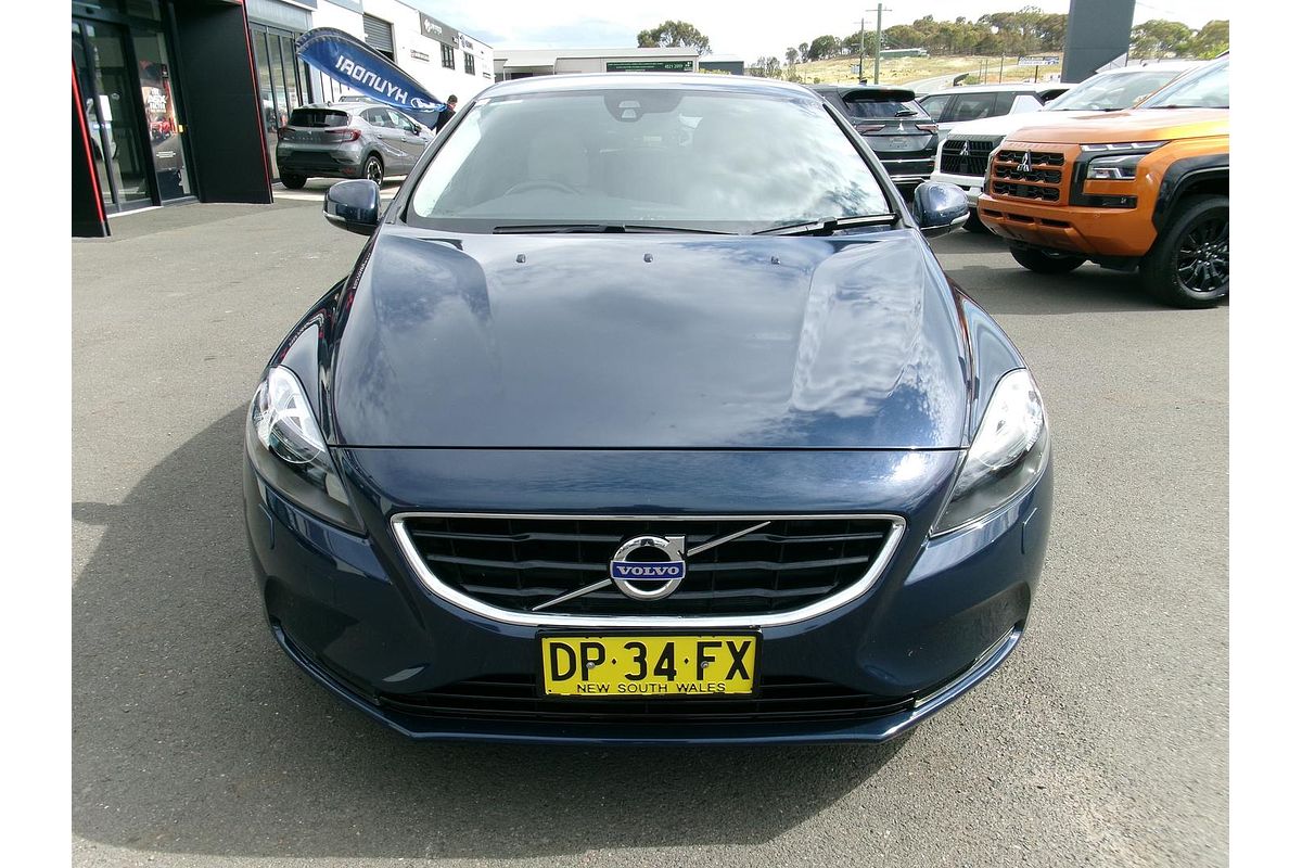 2014 Volvo V40 T4 Luxury