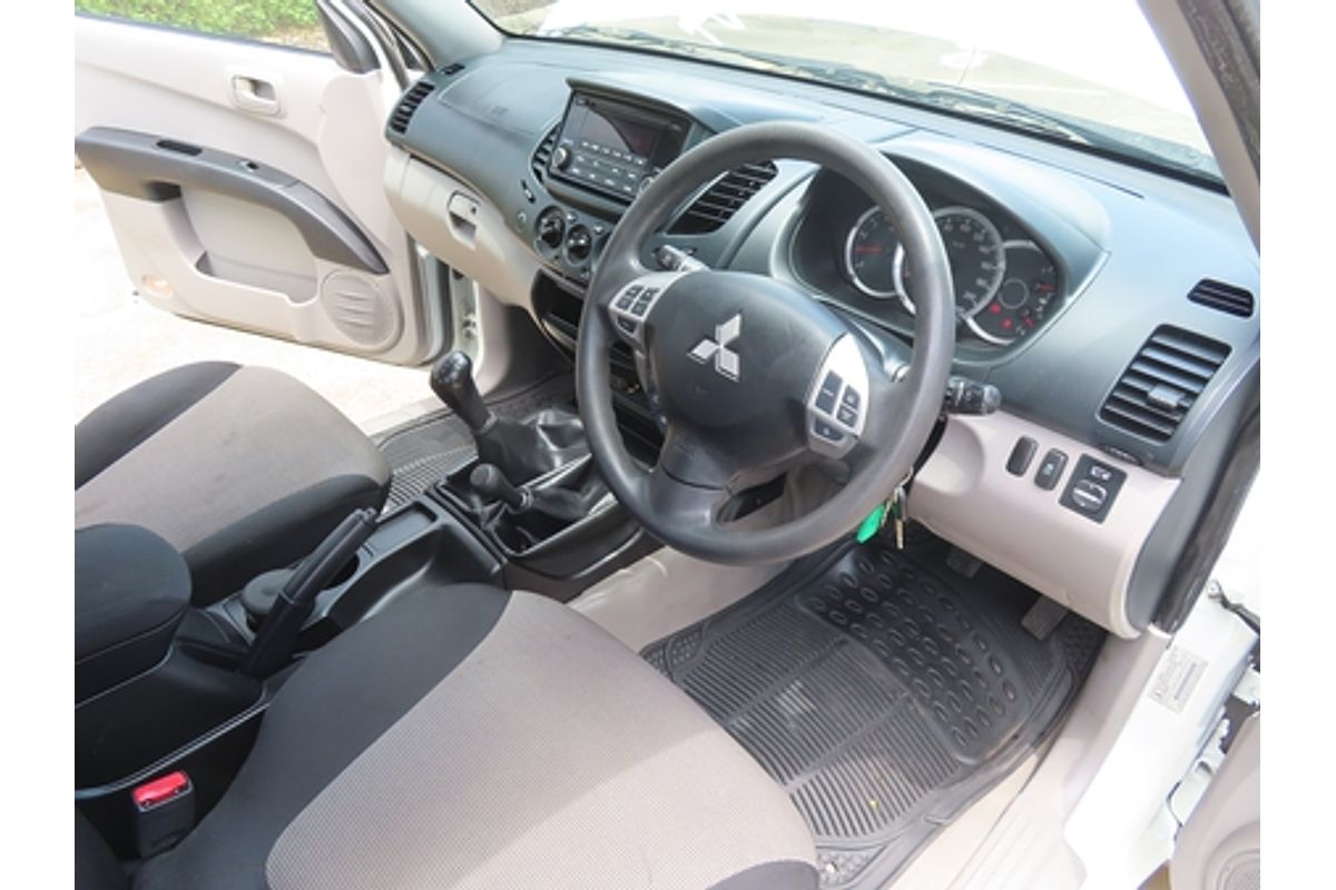 2014 Mitsubishi Triton GLX MN 4X4