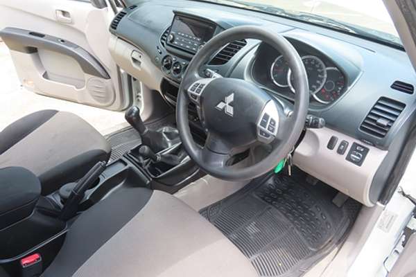 2014 Mitsubishi Triton GLX MN 4X4