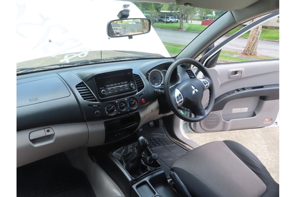 2014 Mitsubishi Triton GLX MN 4X4