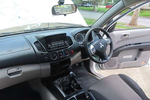 2014 Mitsubishi Triton GLX MN 4X4