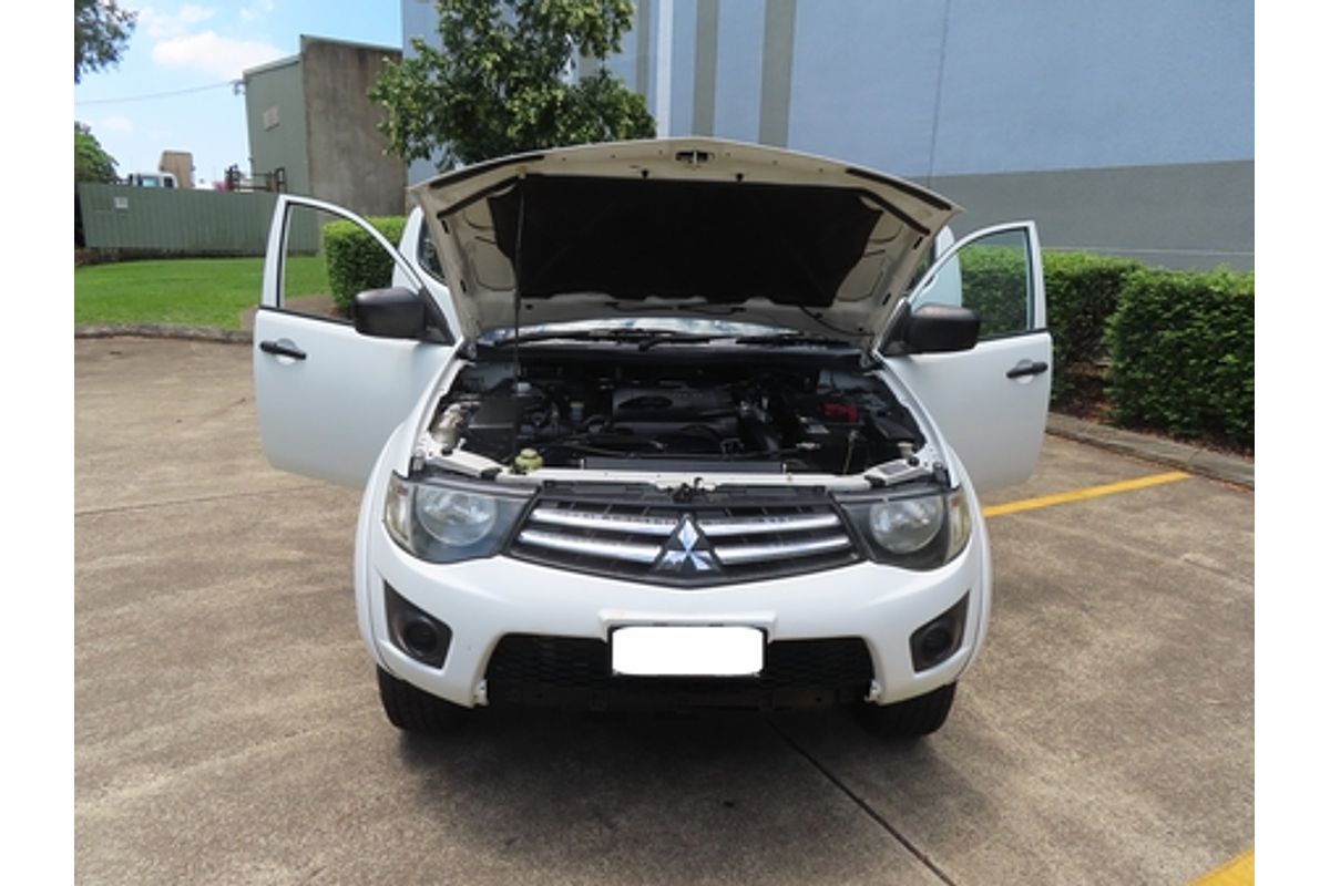 2014 Mitsubishi Triton GLX MN 4X4