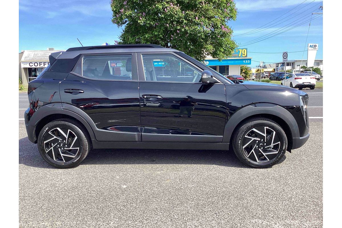 2025 Mahindra XUV3XO AX7L