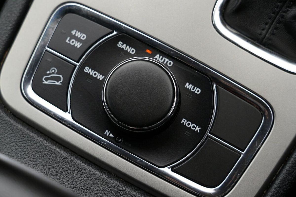 2020 Jeep Grand Cherokee Night Eagle WK