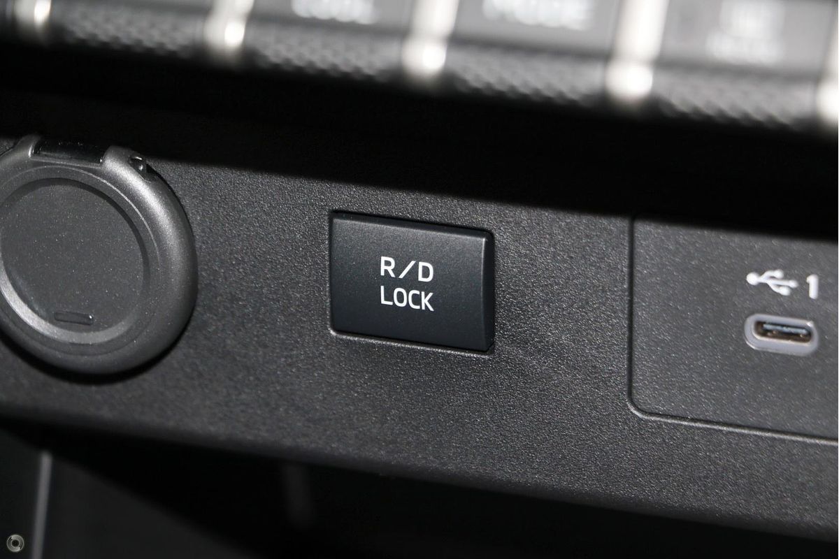 2025 Mitsubishi Triton GLX+ MV 4X4