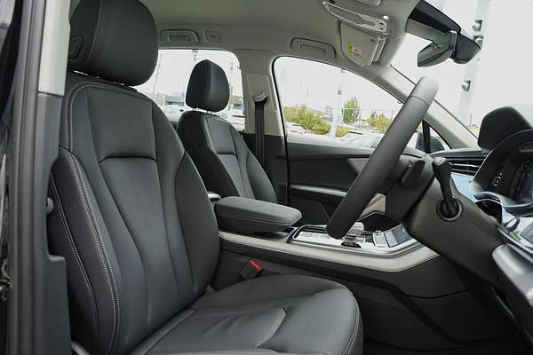 2025 Audi Q7 45 TFSI 4M