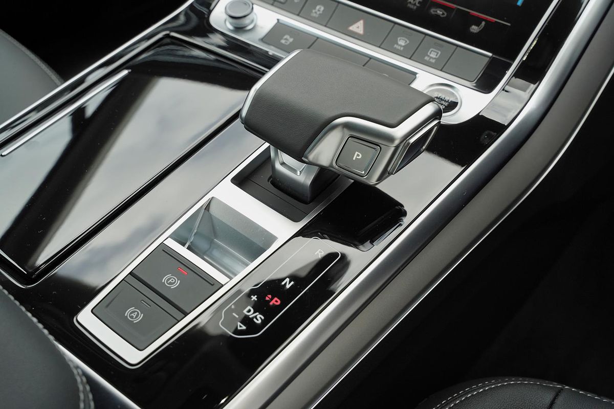 2025 Audi Q7 45 TFSI 4M