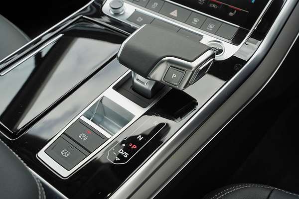 2025 Audi Q7 45 TFSI 4M