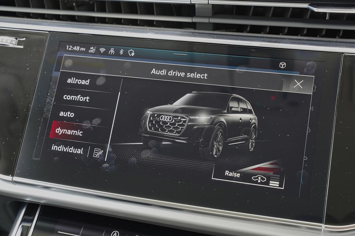 2025 Audi Q7 45 TFSI 4M