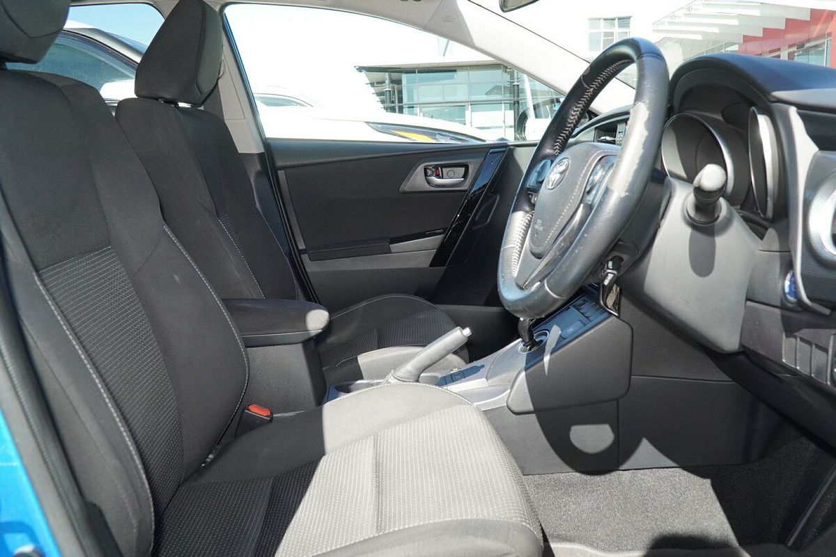 2017 Toyota Corolla Hybrid ZWE186R