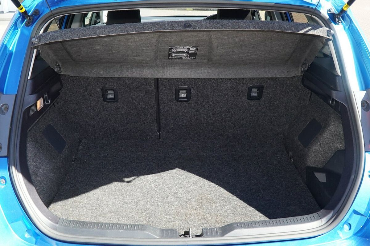 2017 Toyota Corolla Hybrid ZWE186R