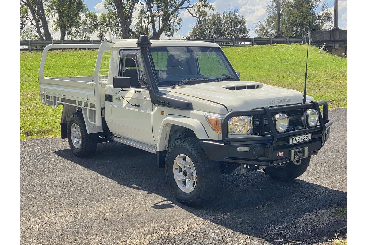 2020 Toyota LC Military LC Military GXL 4.5L T Diesel Manual Single C/Chassis