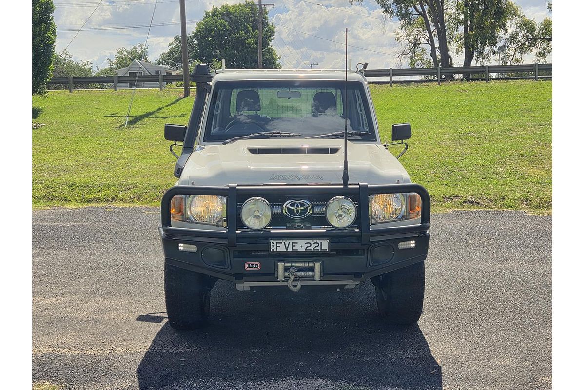 2020 Toyota LC Military LC Military GXL 4.5L T Diesel Manual Single C/Chassis