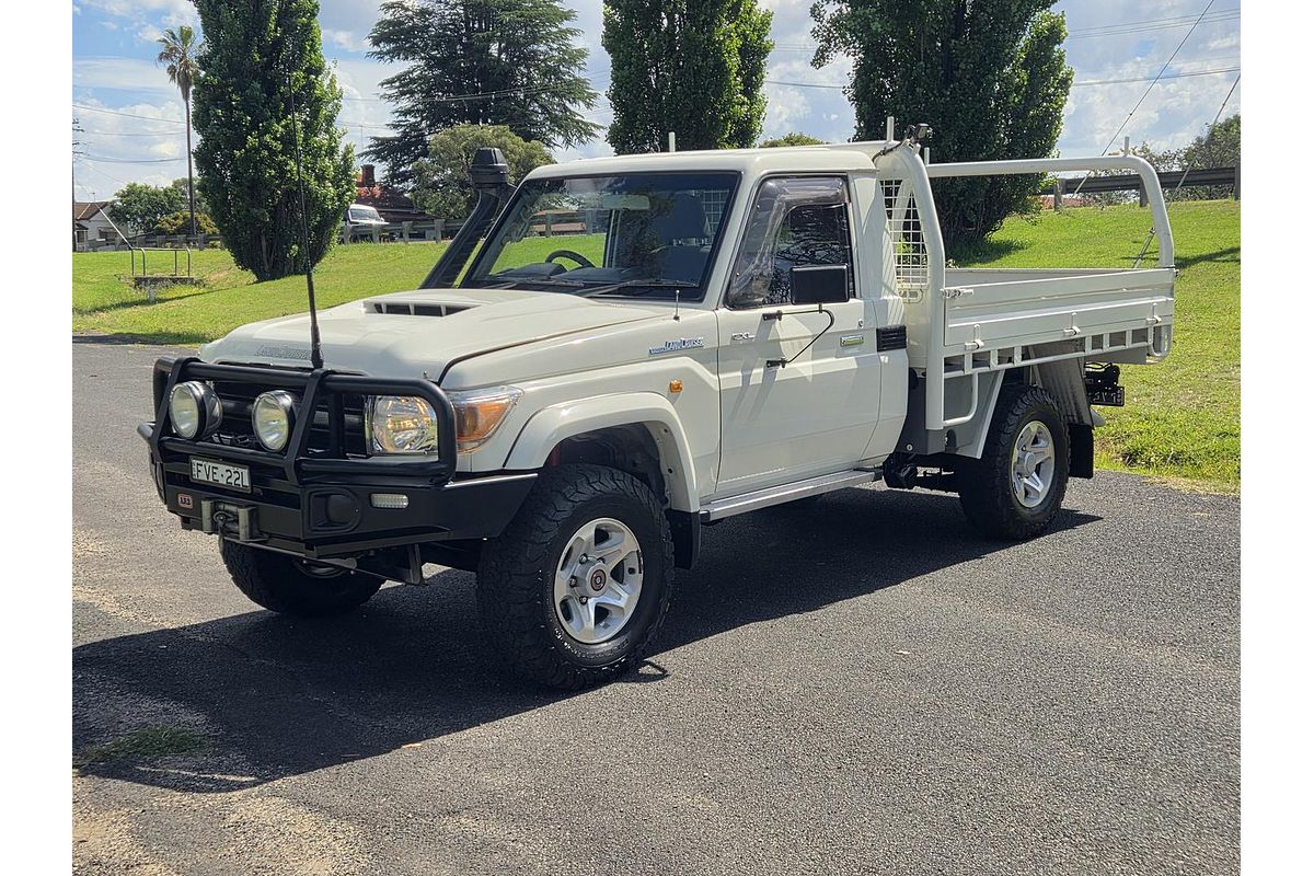 2020 Toyota LC Military LC Military GXL 4.5L T Diesel Manual Single C/Chassis