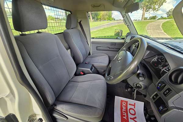 2020 Toyota LC Military LC Military GXL 4.5L T Diesel Manual Single C/Chassis