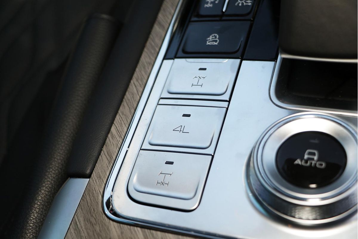 2024 GWM Tank 500 Ultra Hybrid P03