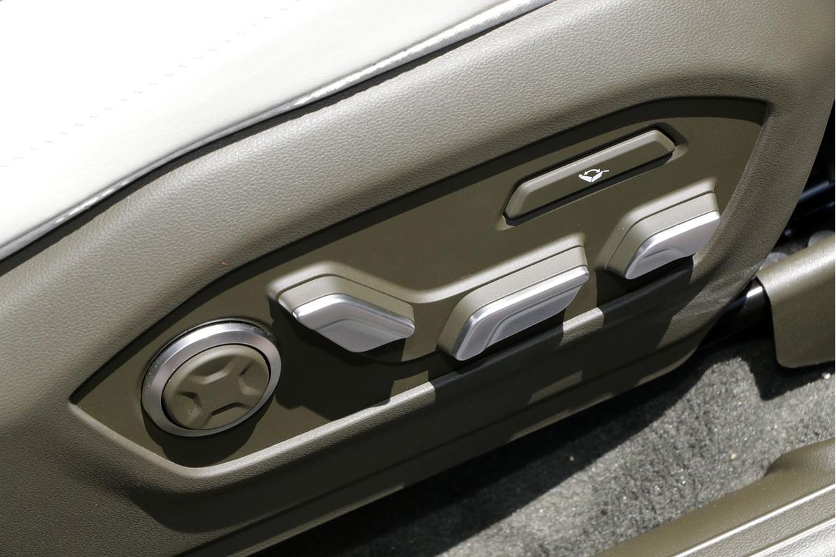 2025 Hyundai Santa Fe Hybrid Calligraphy MX5.V1