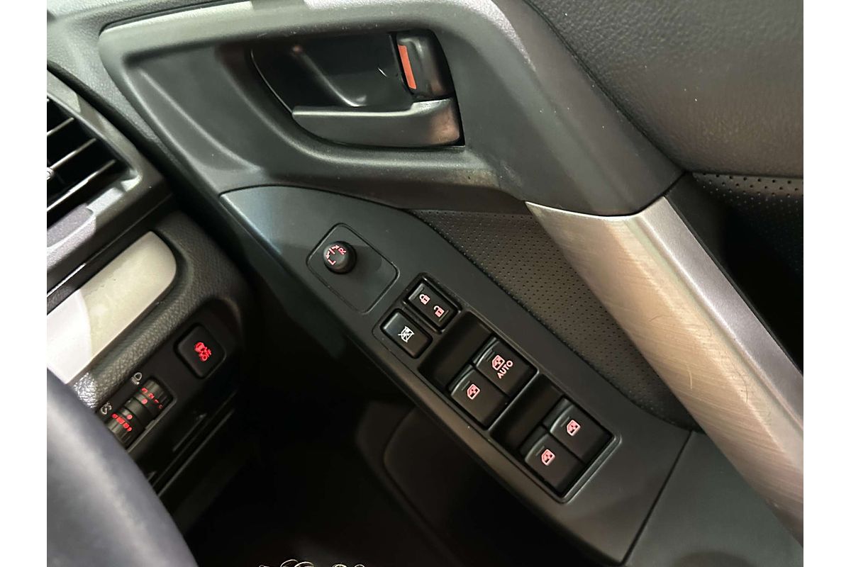 2014 Subaru Forester 2.5i Luxury S4