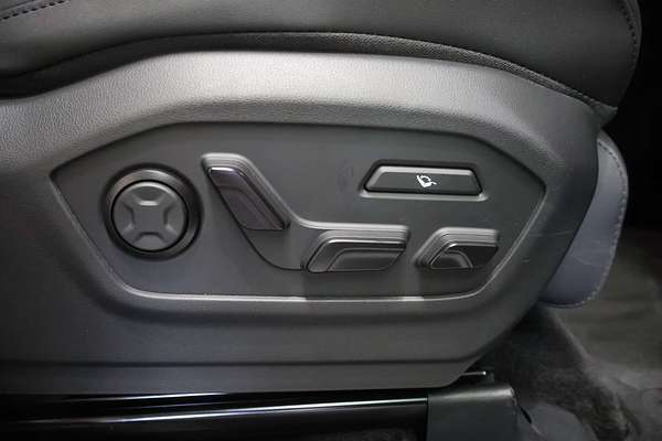 2025 Hyundai Santa Fe Hybrid Calligraphy MX5.V1