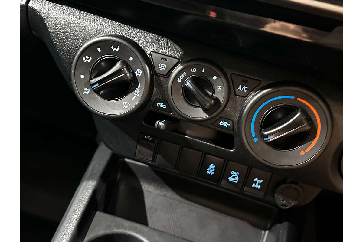 2018 Toyota Hilux SR GUN126R 4X4