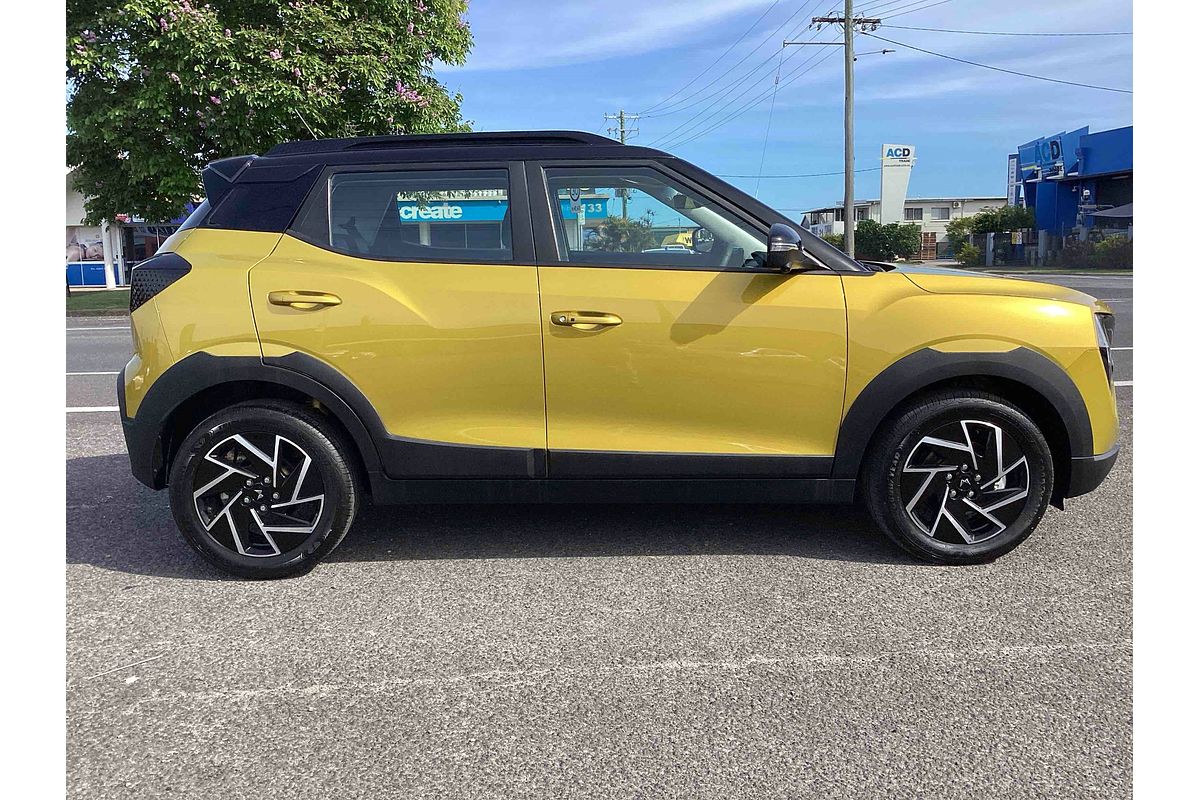 2025 Mahindra XUV3XO AX7L