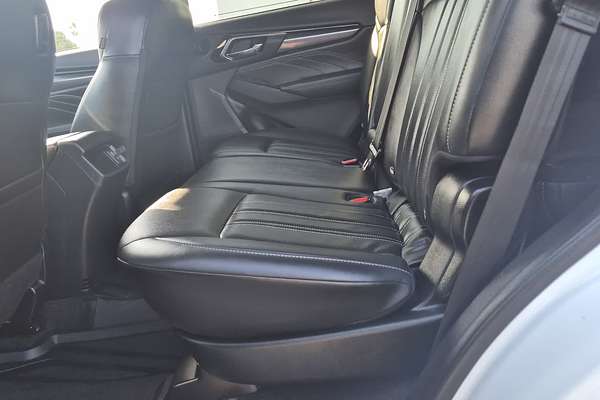 2023 Isuzu MU-X LS-T