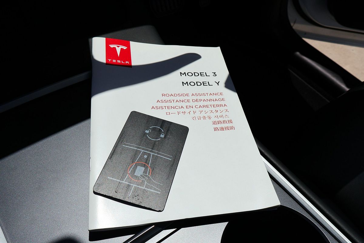 2022 Tesla Model Y Rear-Wheel Drive