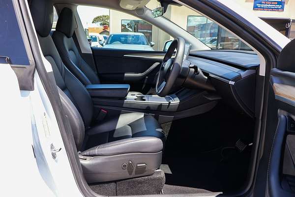 2022 Tesla Model Y Rear-Wheel Drive