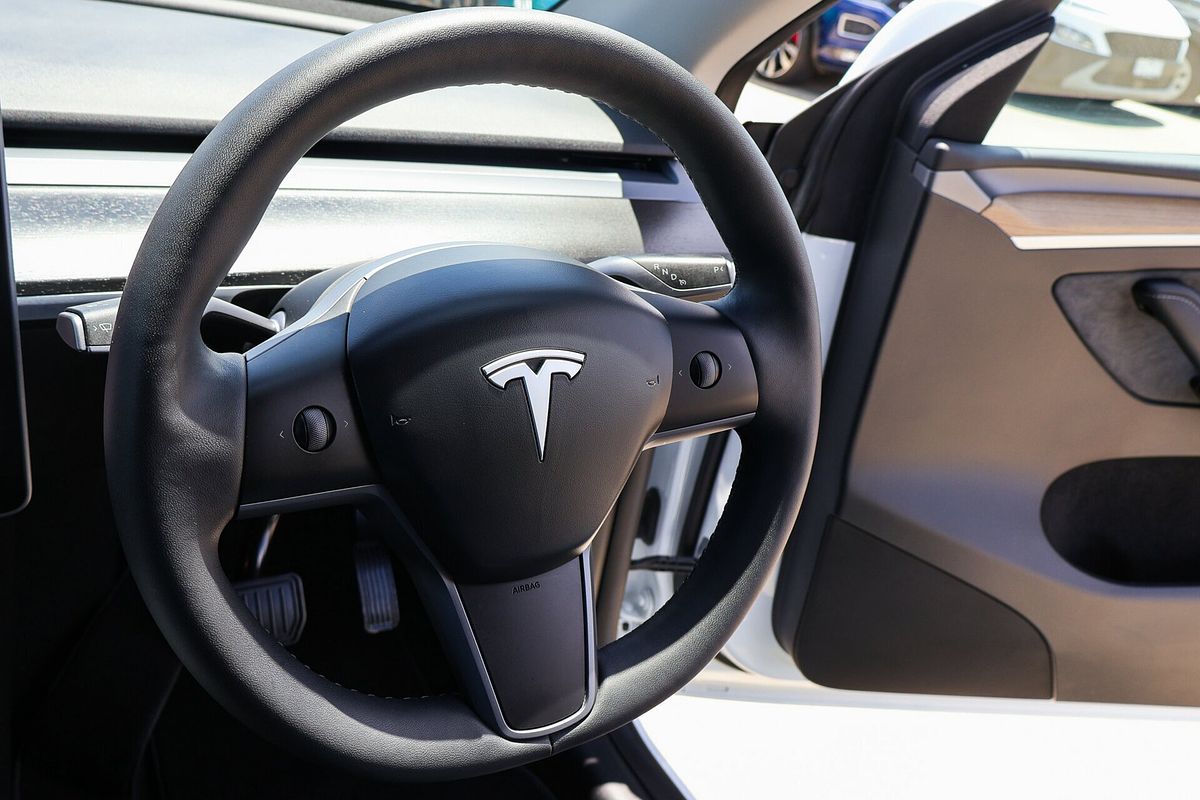2022 Tesla Model Y Rear-Wheel Drive