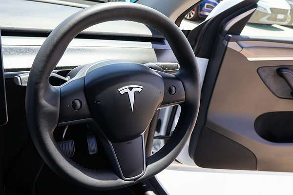 2022 Tesla Model Y Rear-Wheel Drive