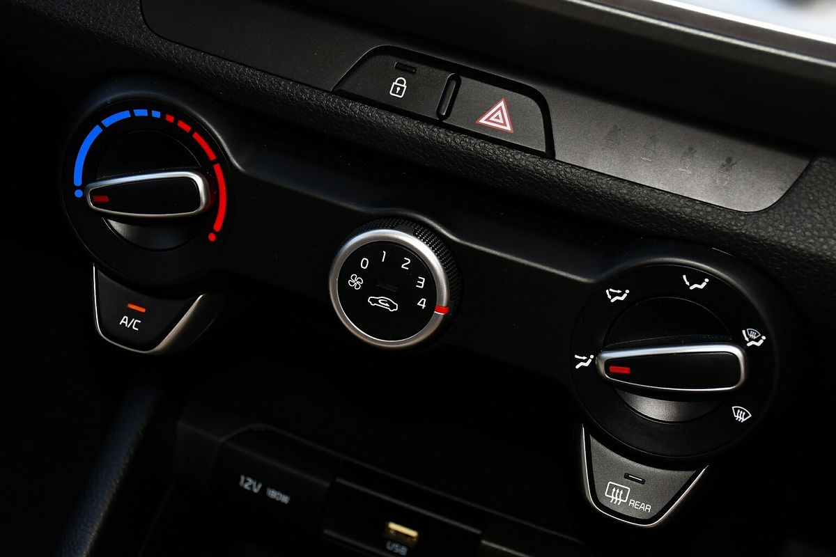 2024 Kia Stonic S YB