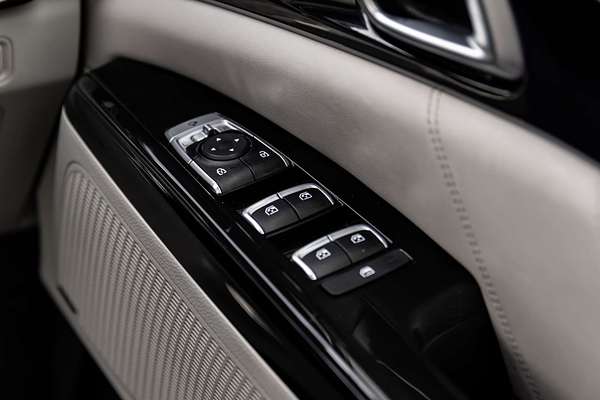 2023 Kia Carnival Platinum KA4