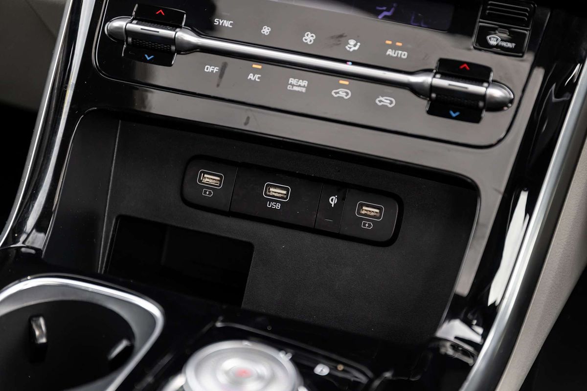 2023 Kia Carnival Platinum KA4