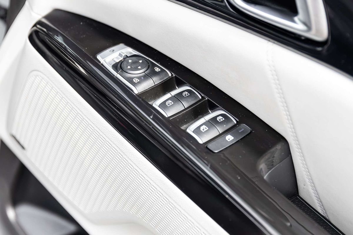 2023 Kia Carnival Platinum KA4