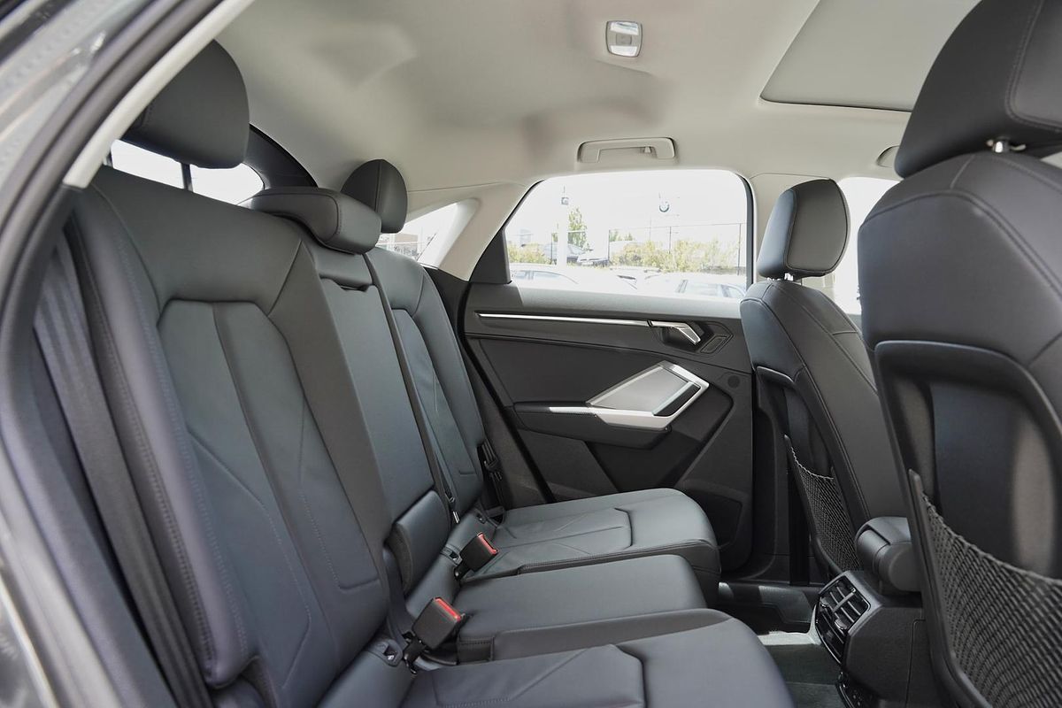 2025 Audi Q3 35 TFSI S line edition F3