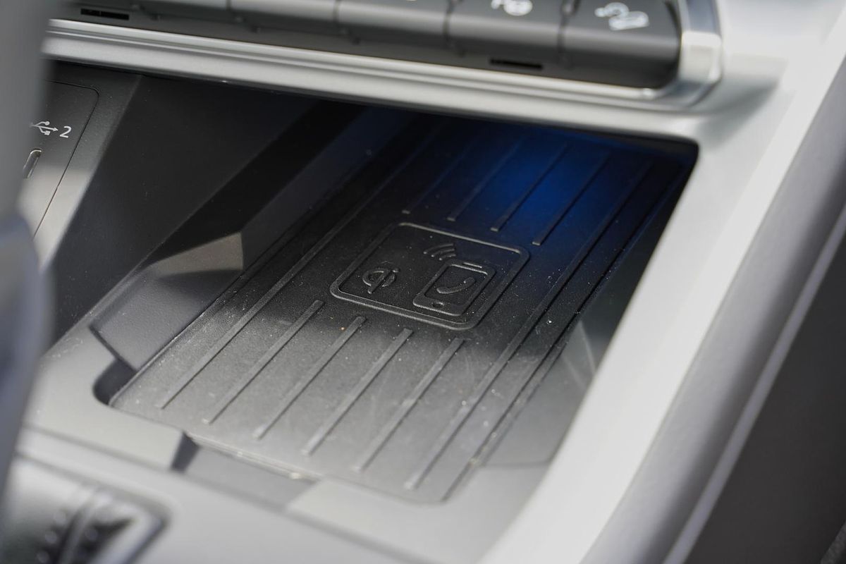 2025 Audi Q3 35 TFSI S line edition F3