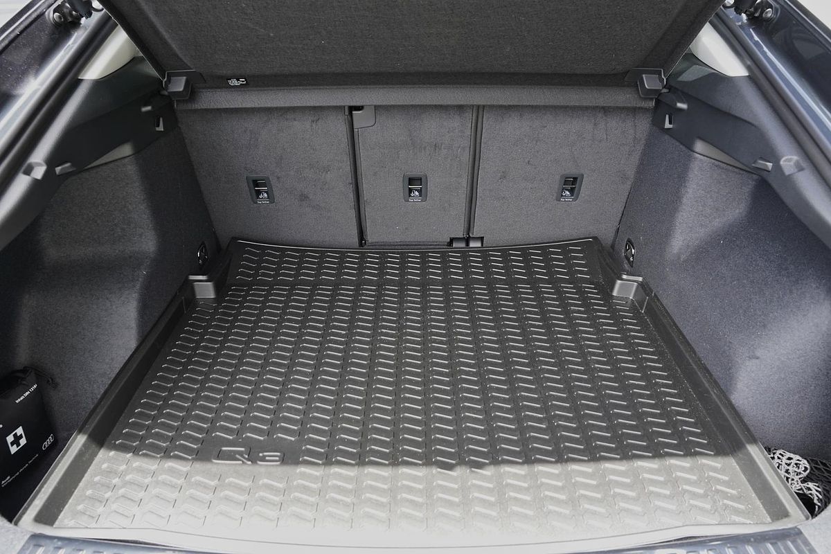 2025 Audi Q3 35 TFSI S line edition F3