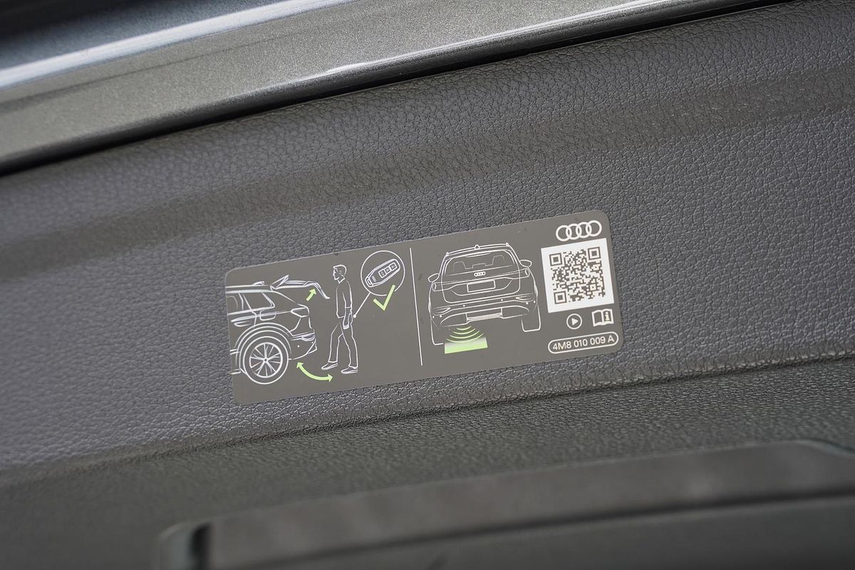 2025 Audi Q3 35 TFSI S line edition F3