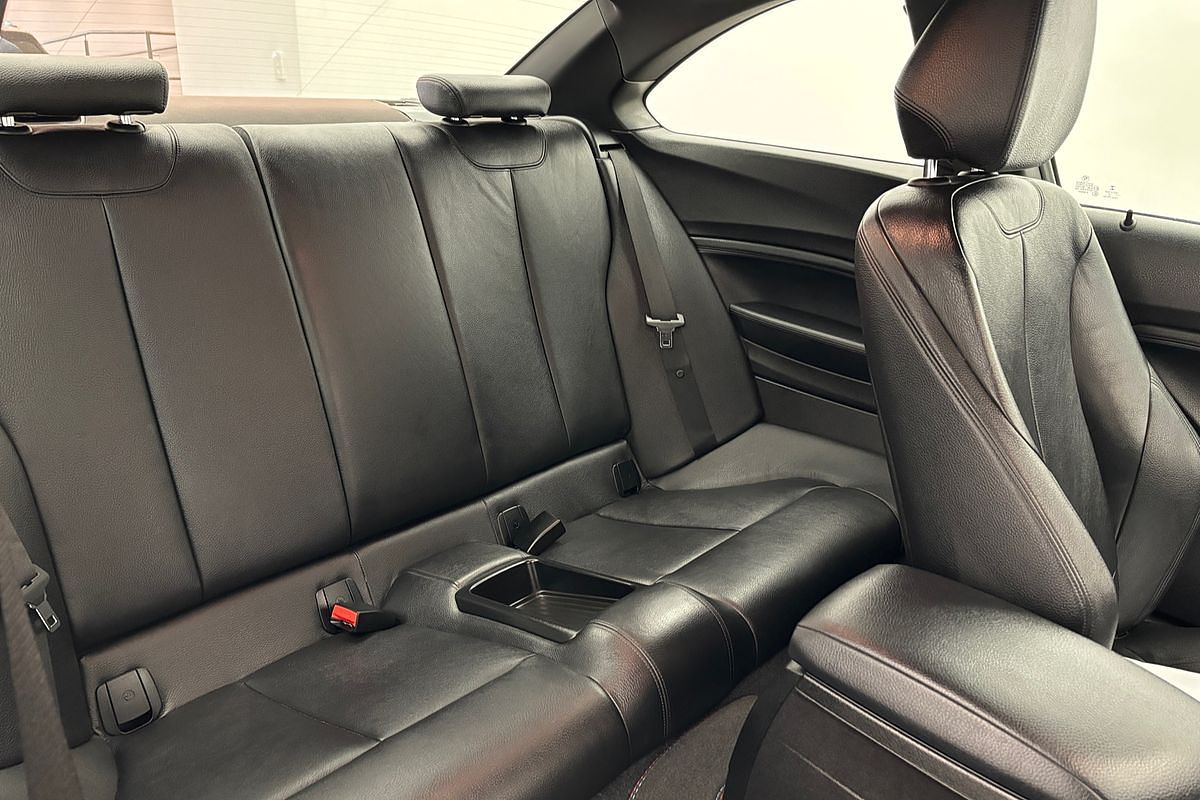 2014 BMW 2 220d Sport Line F22