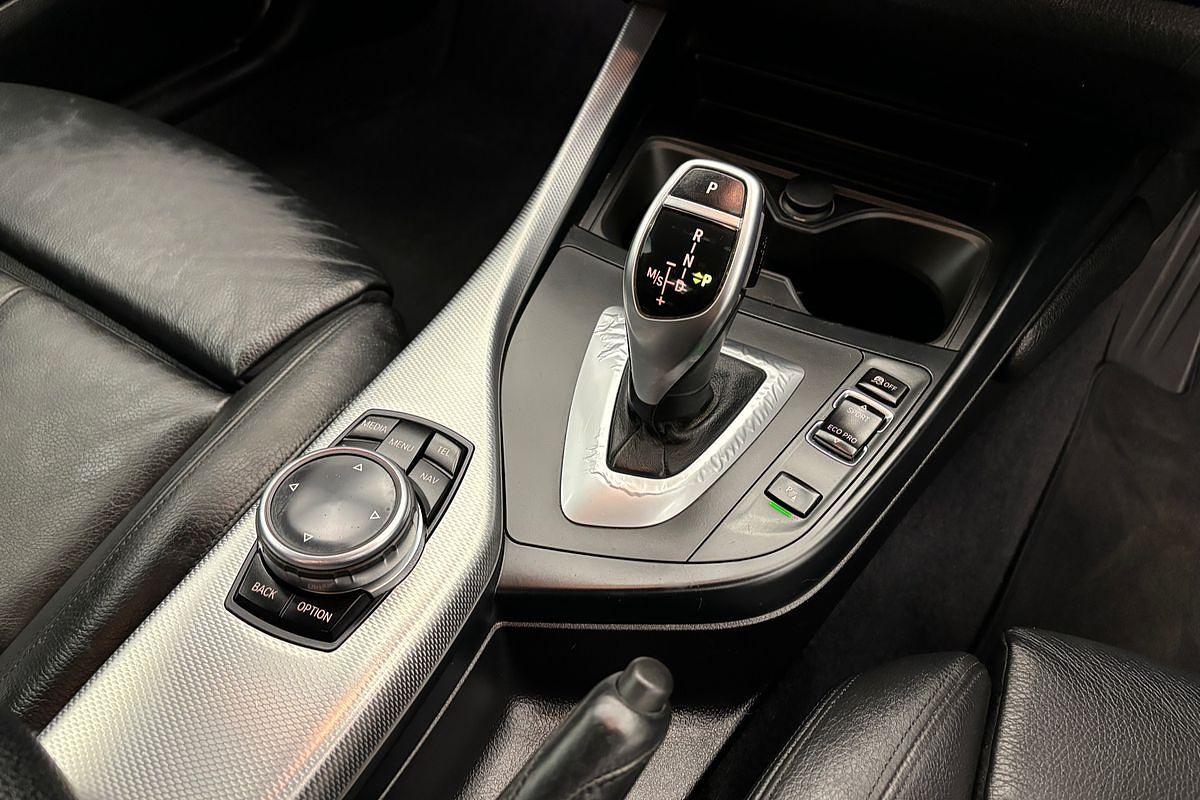 2014 BMW 2 220d Sport Line F22