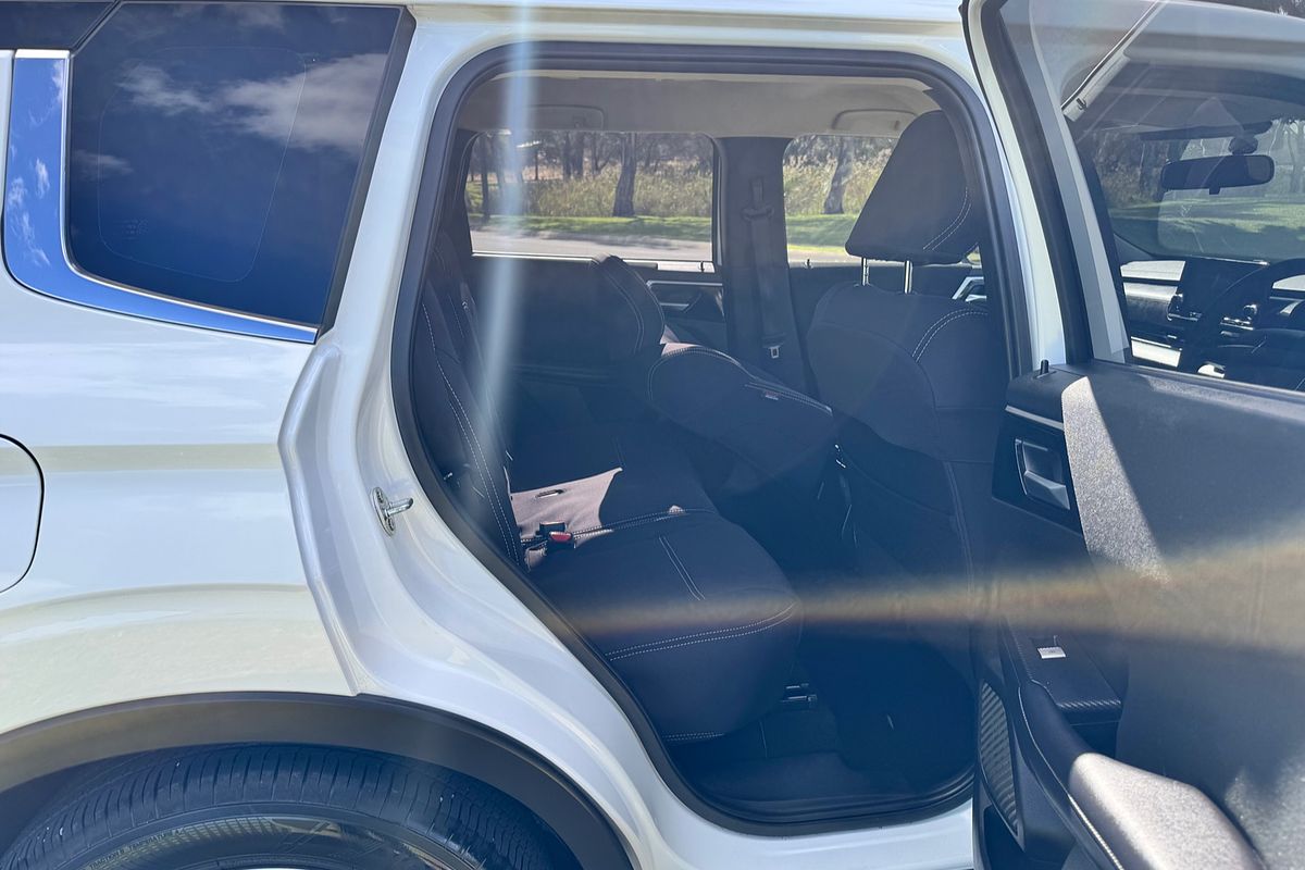 2023 Mitsubishi Outlander ES ZM