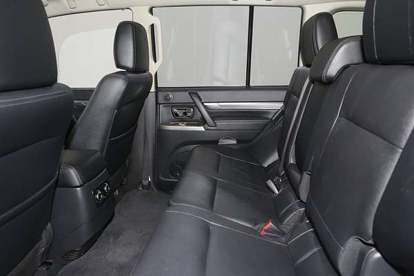 2018 Mitsubishi Pajero Exceed NX