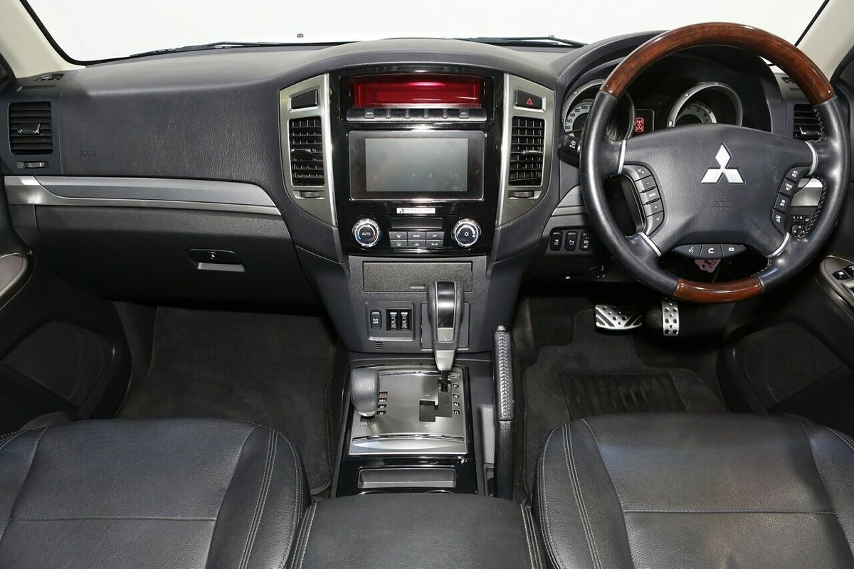 2018 Mitsubishi Pajero Exceed NX